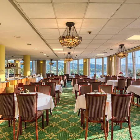 Bellevue 3* Έστεργκομ